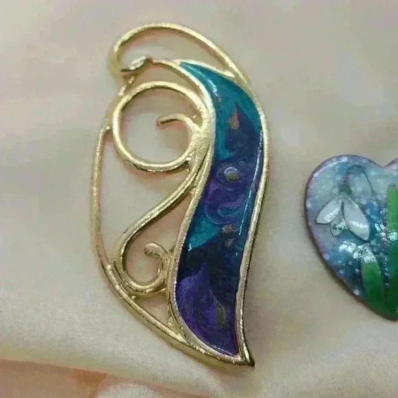 Vintage art green with Gold-toned brooches bundle - Picture 4 of 13